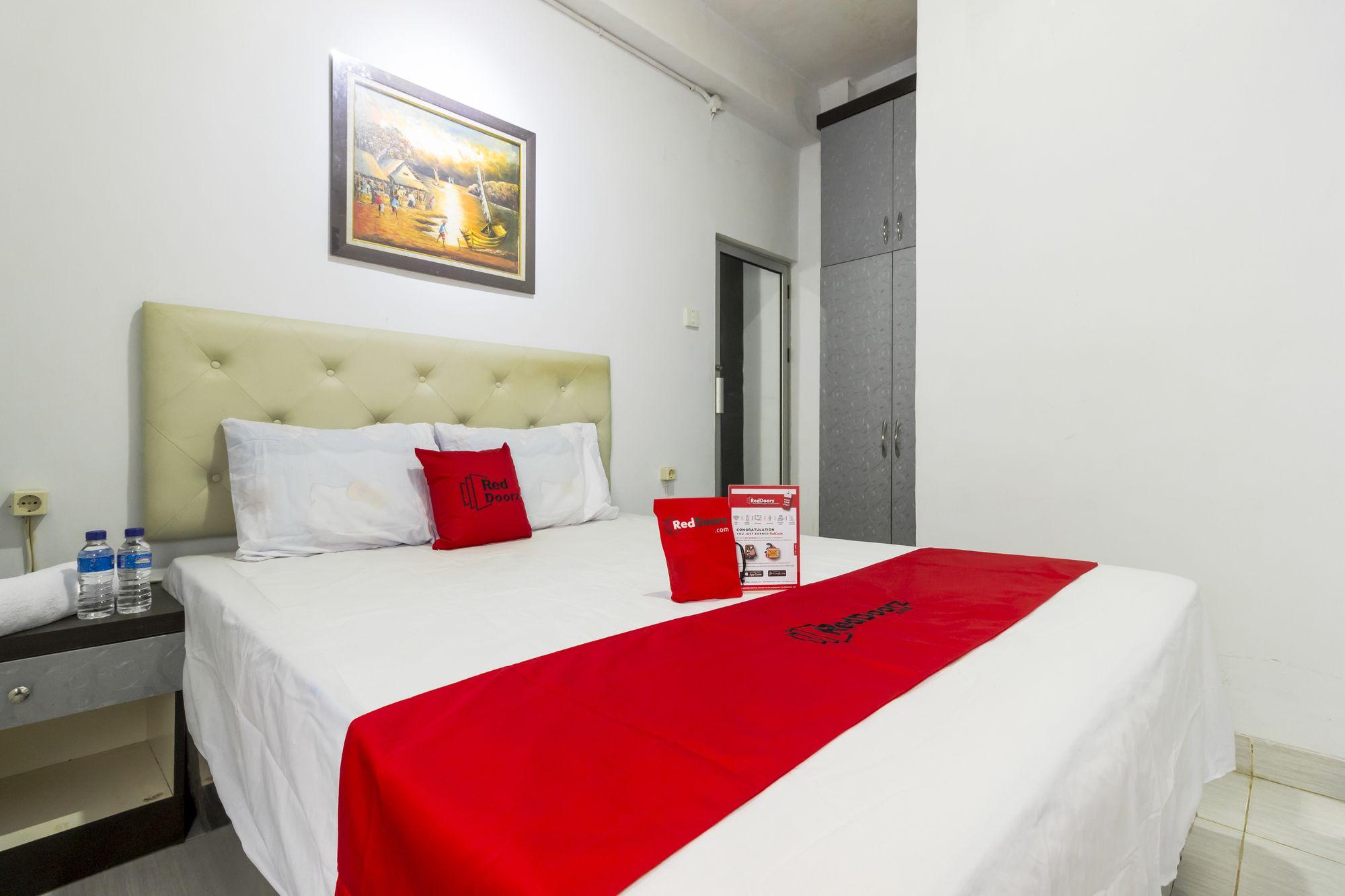 Reddoorz Near Gajah Mada Plaza 2 Hotel Джакарта Екстериор снимка