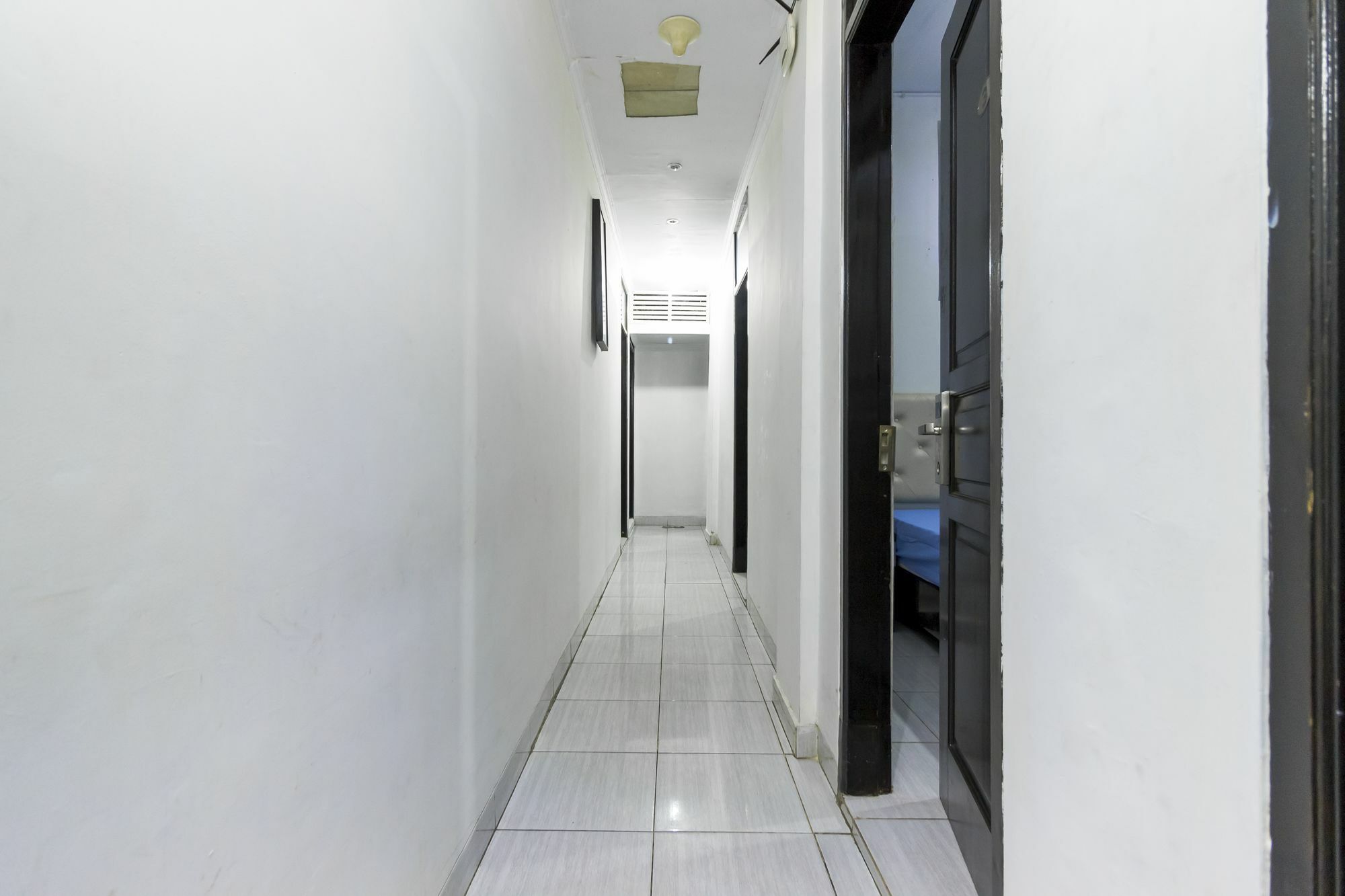 Reddoorz Near Gajah Mada Plaza 2 Hotel Джакарта Екстериор снимка